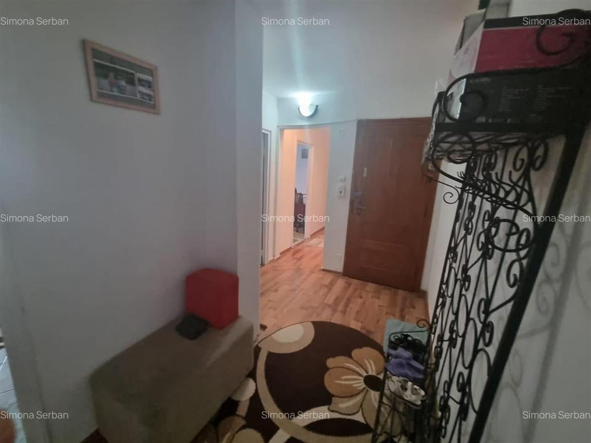 Apartament cu 3 camere decomandat, mobilat în Central - 1