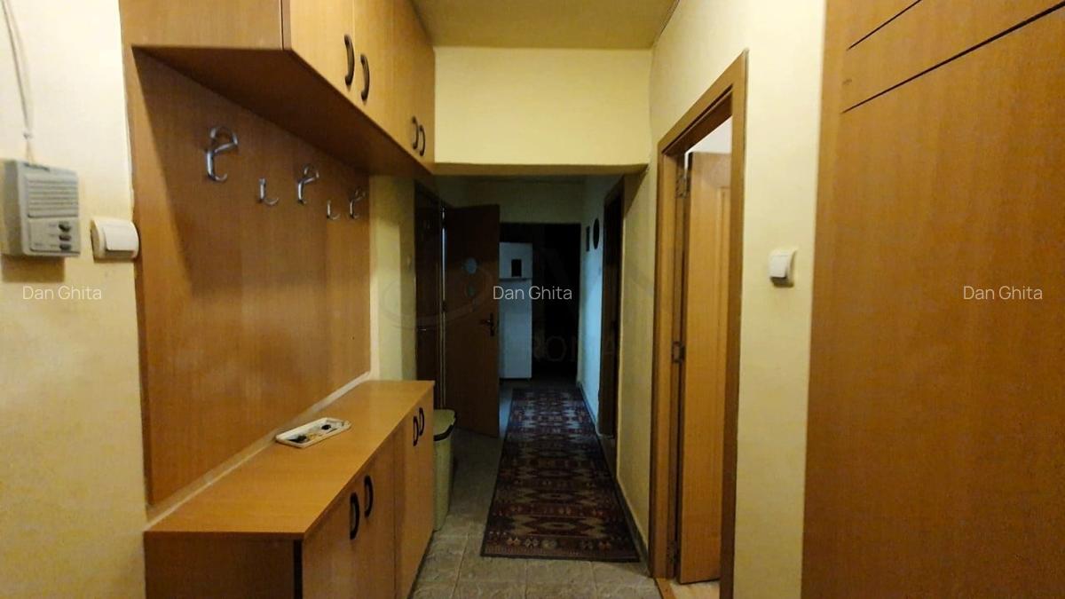 Apartament cu 3 camere decomandat în Sălaj - 6