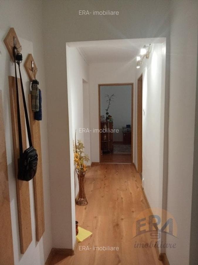 Apartament cu 3 camere decomandat, mobilat în Dacia - 11