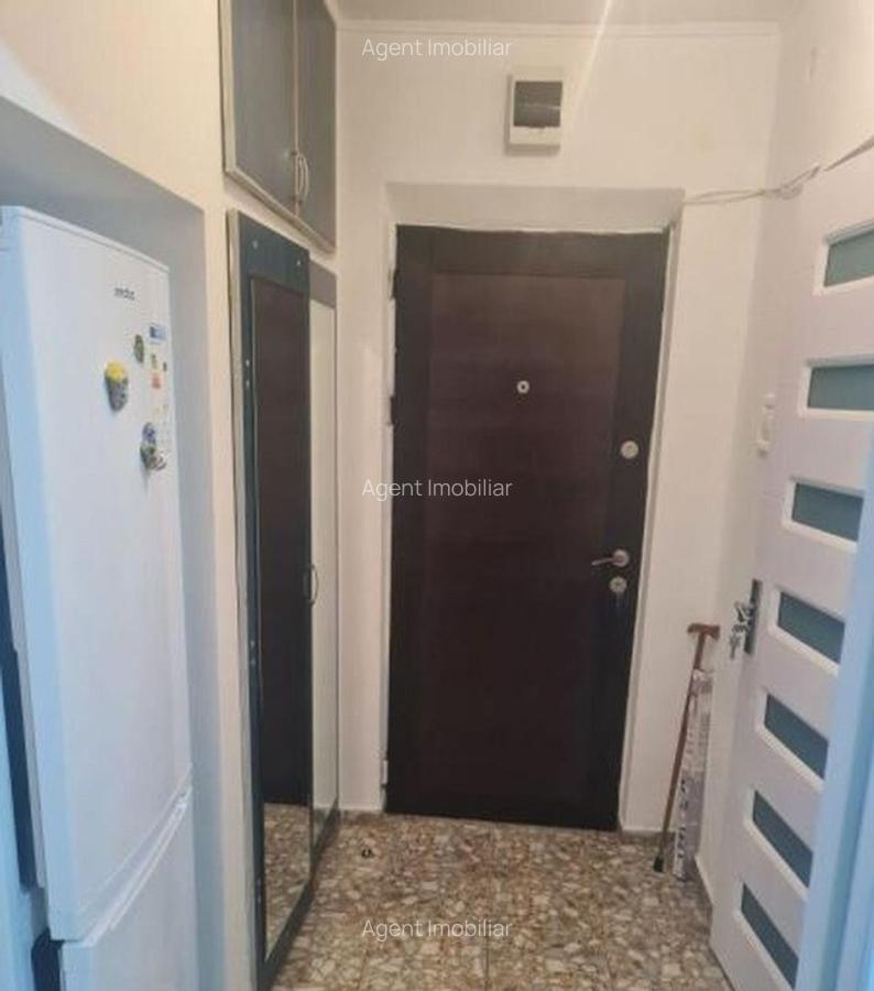 Obor metrou etaj 7 semidecomandat - 3