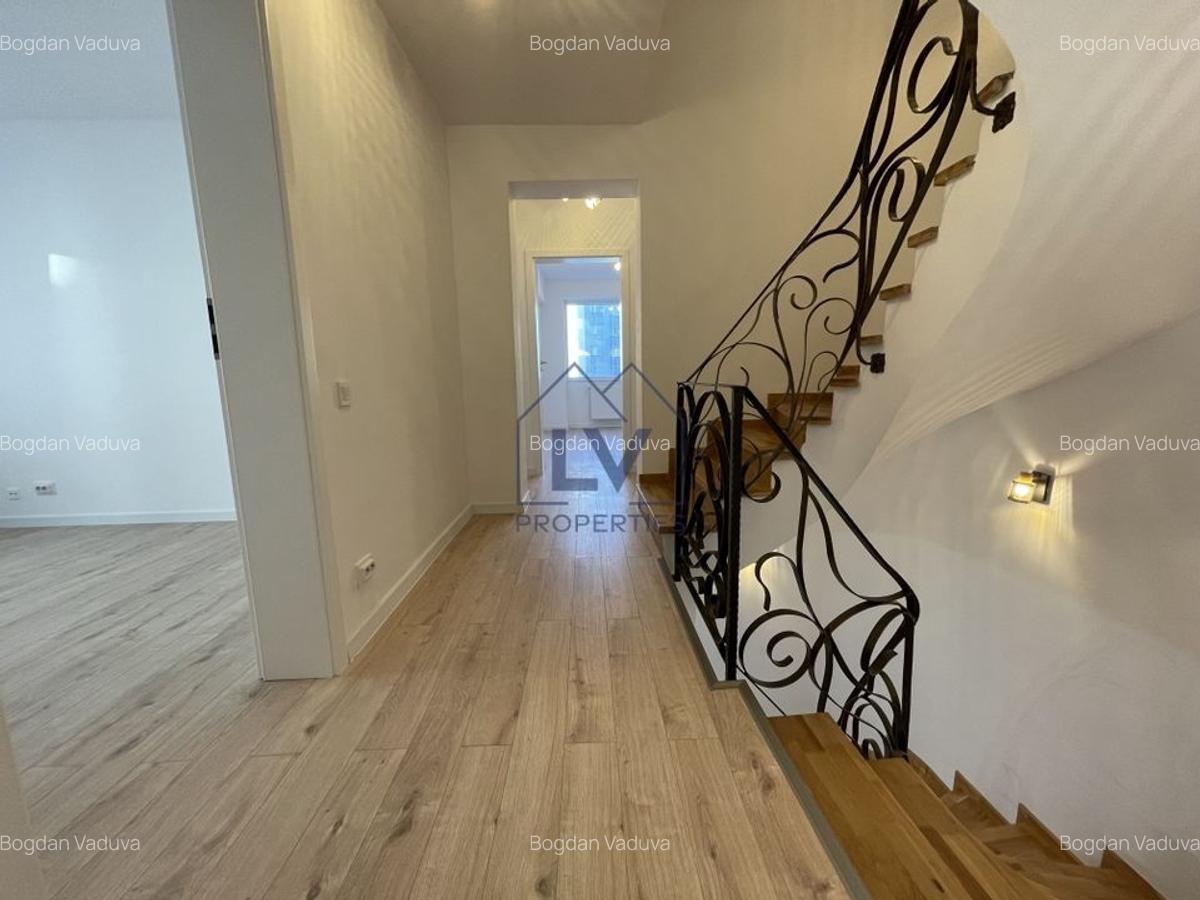APARTAMENT UNIC | 7 CAMERE | TRIPLEX | PIATA VICTORIEI | COMISION 0 - 1