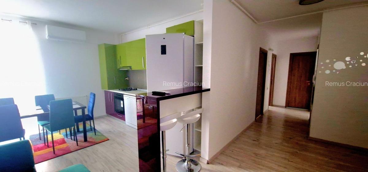 Vă propune spre  închiriere Apartament Modern cu 3 Camere în zona Sopor - 3