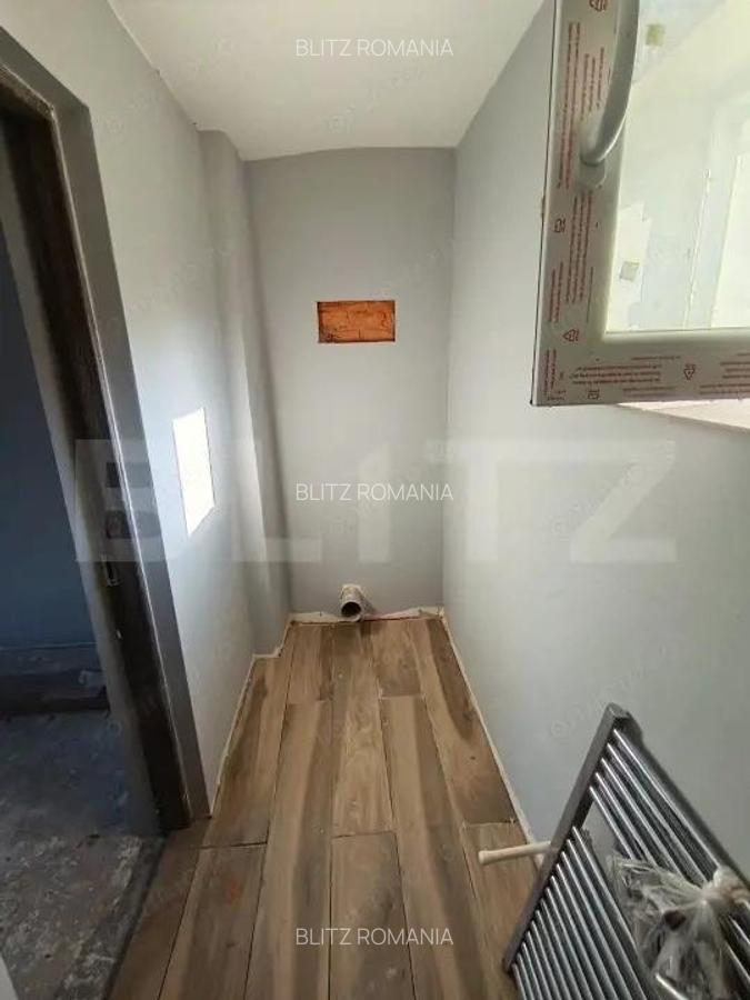 Casa cu 2 camere ?i living cu o gradina generoasa in suprafa?a de 4300 mp - 5