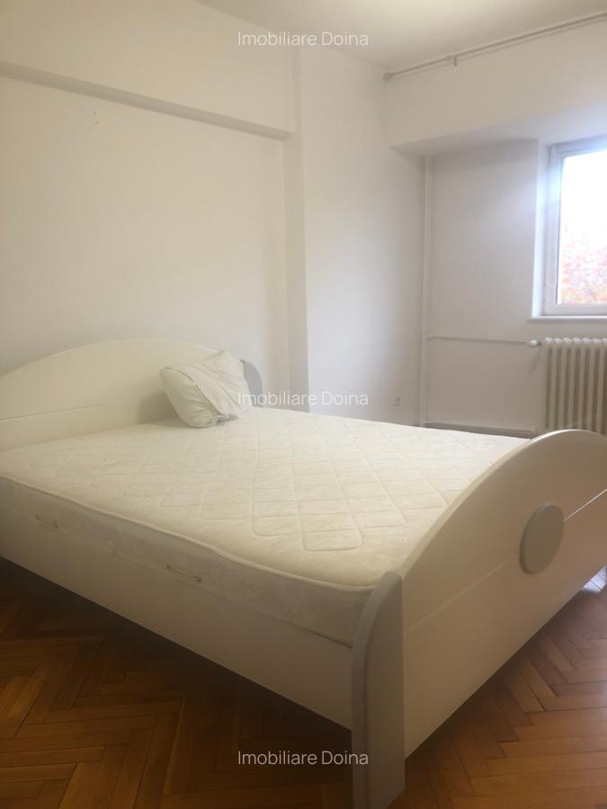 De inchiriat 3 cam Piata Unirii fantani stradal - 8