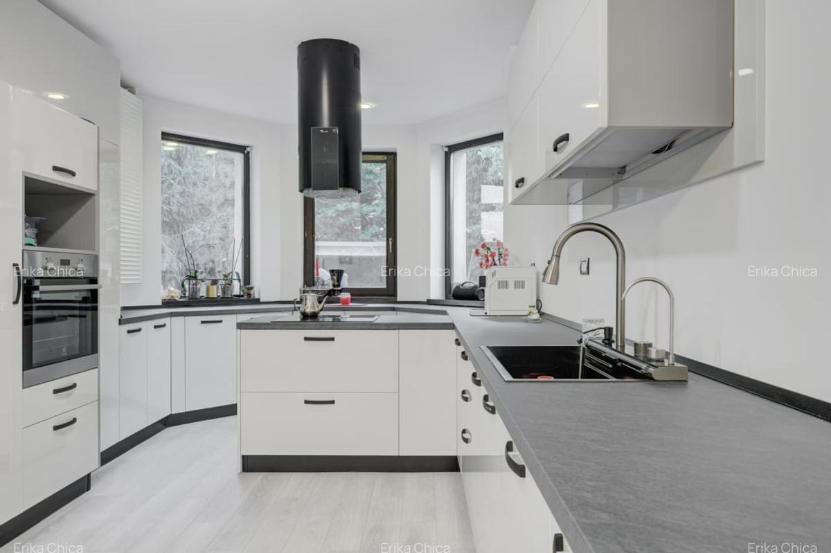 Vila cu piscina - Drumul Taberei - Prelungirea Ghencea - str Maracineni - 17