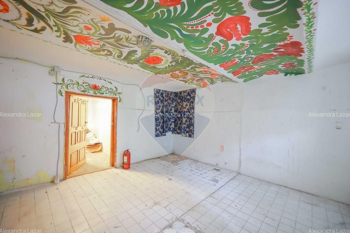 Casa de Vanzare cu 4 camere, Ultracentral - Cuza Voda - 17