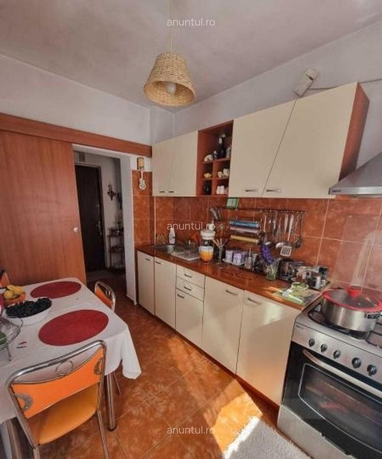 Vatra Luminoasa, et 5, Metroul Iancului - 7