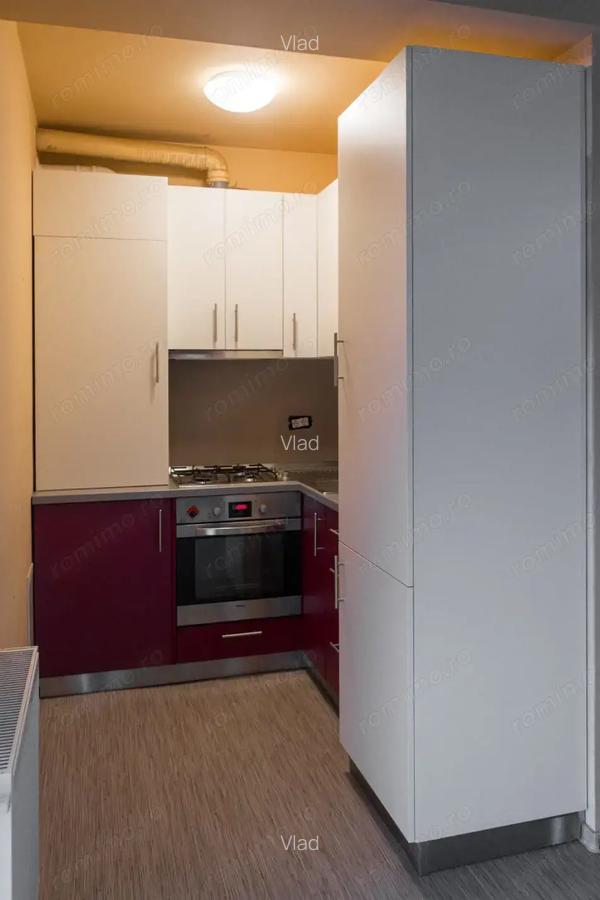 Apartament cu 3 camere in Complexul Studentesc - 2