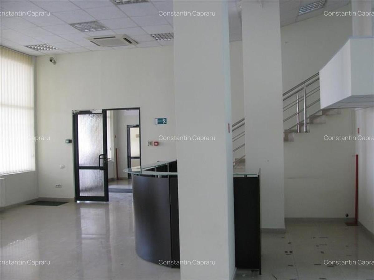 Inchiriere Spatii Birouri langa metrou - 370 mp sau 540 mp Parter - 9