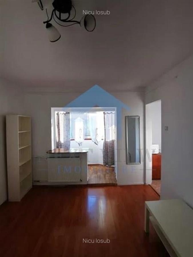 Garsonieră decomandată în Plopilor - 7