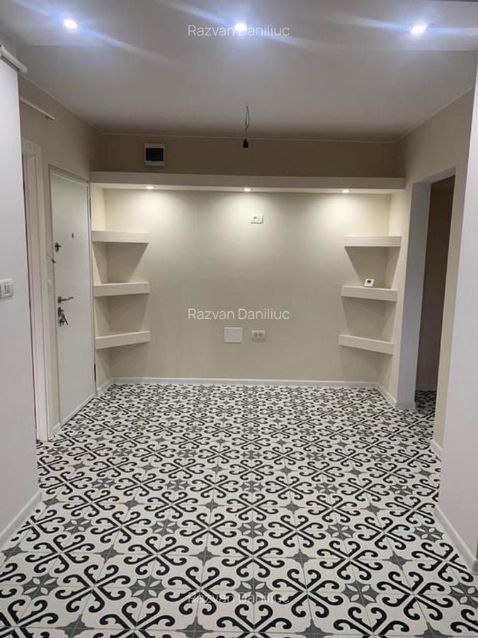 Decomandat. Complet renovat. Centrala proprie. - 1