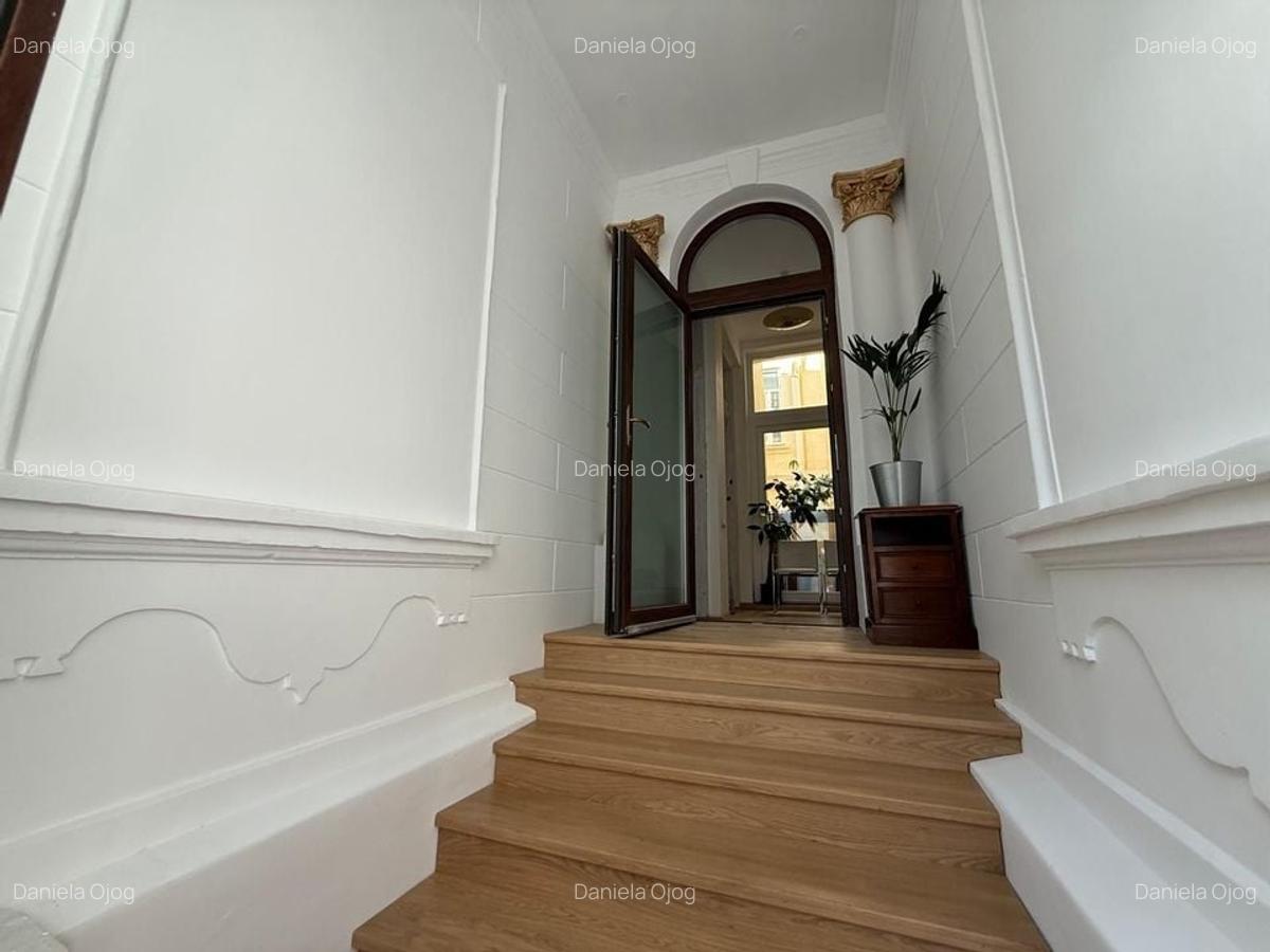 Vilă elegant renovata pentru business de prestigiu - 2