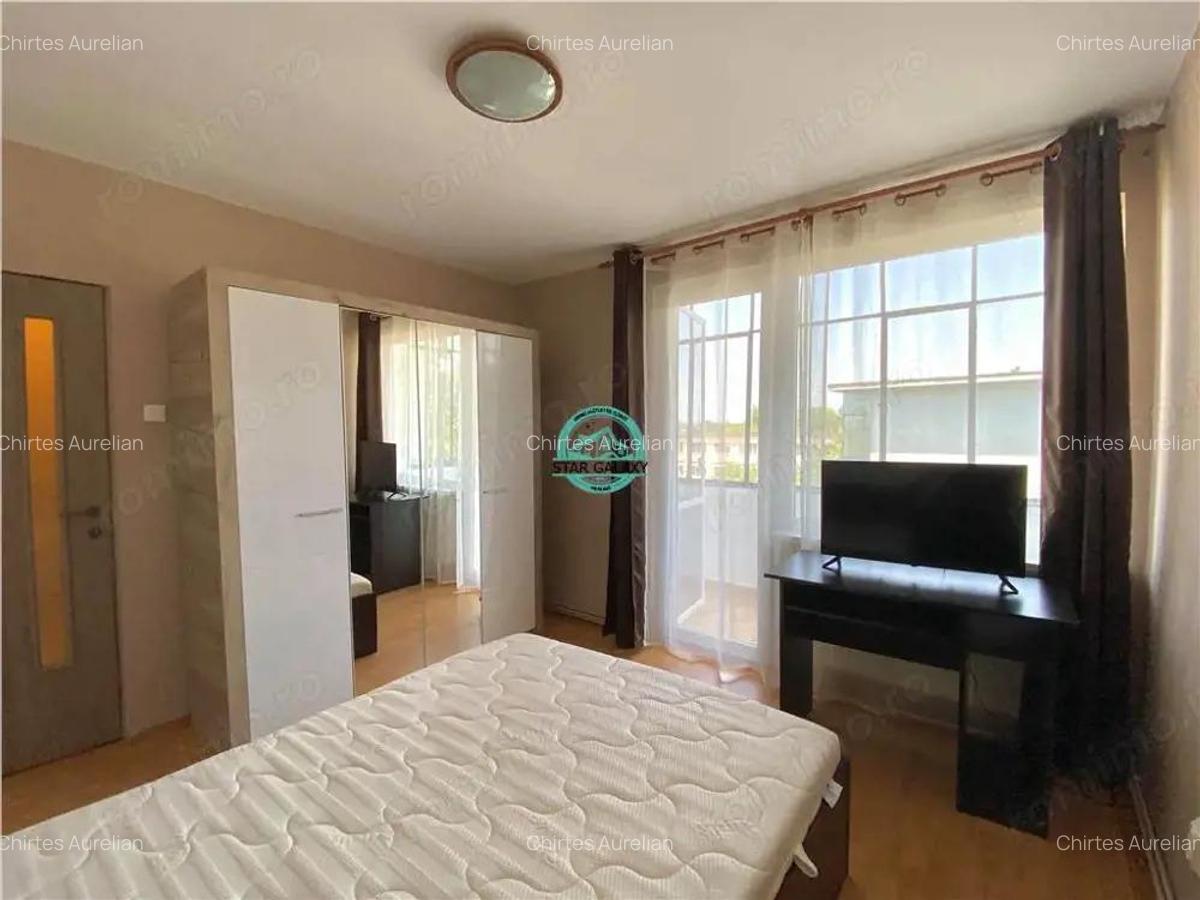 Inchiriez apartament cu 3 camere in Cornisa la 5 minute de UMF - 1