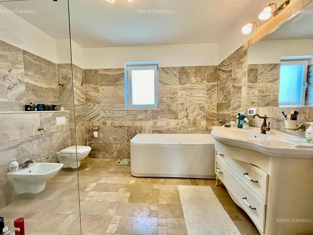 Vila superba cu vedere la lac - posibilitate alipire teren cu iesire la lac - 31