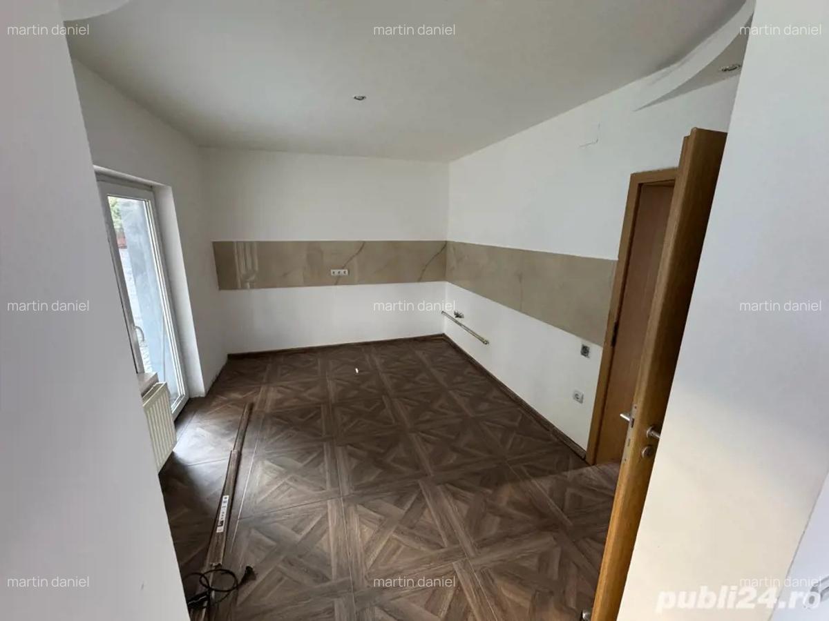 Proprietar vand casa parter+mansarda zona 0 Dumbravita - 2