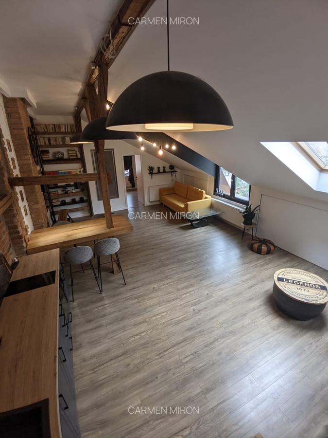 Apartament cu 3 camere semidecomandat în Central - 2