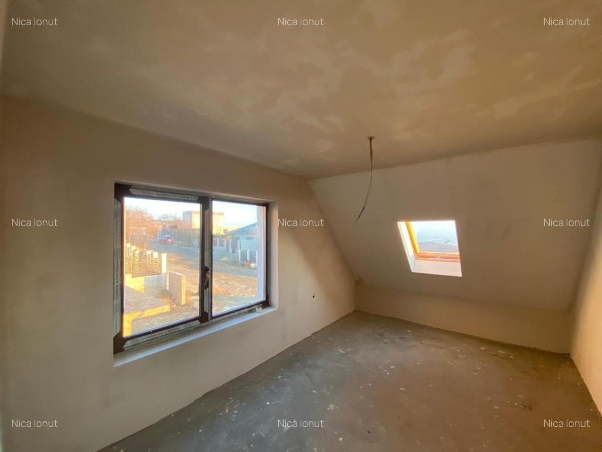 Casa individuala de 4 camere, 117 mp, 440 mp teren, zona Voronet - 13