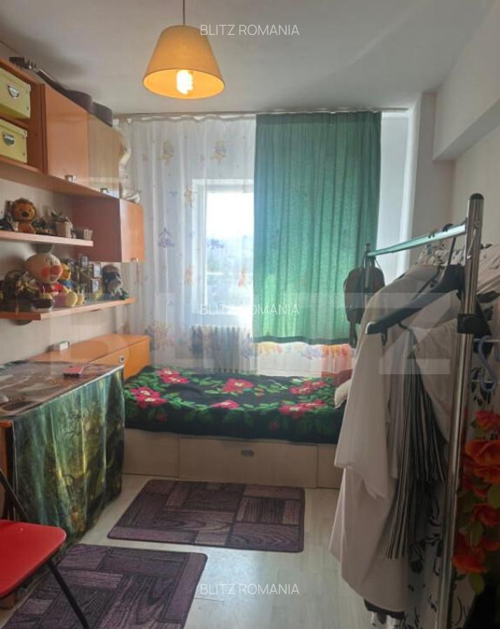 Apartament 4 camere, 2 bai, balcon, 81 mp, zona excelenta M - 7