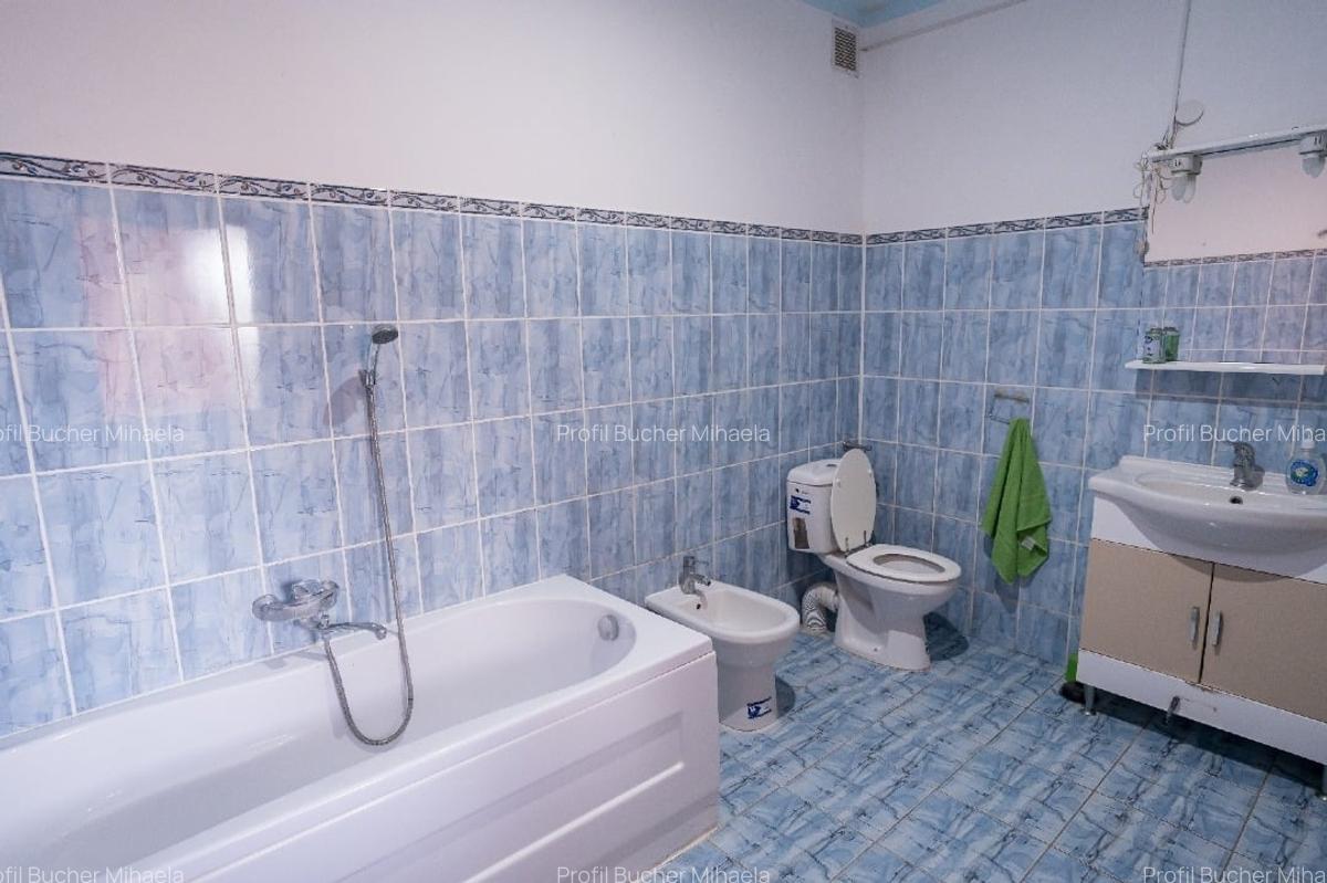 Vilă spațioasă 8 camere,locație excelentă – destinată activităților profesionale - 7