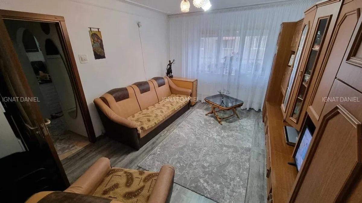 Apartament cu 1 camera, zona Baza 3 - 2