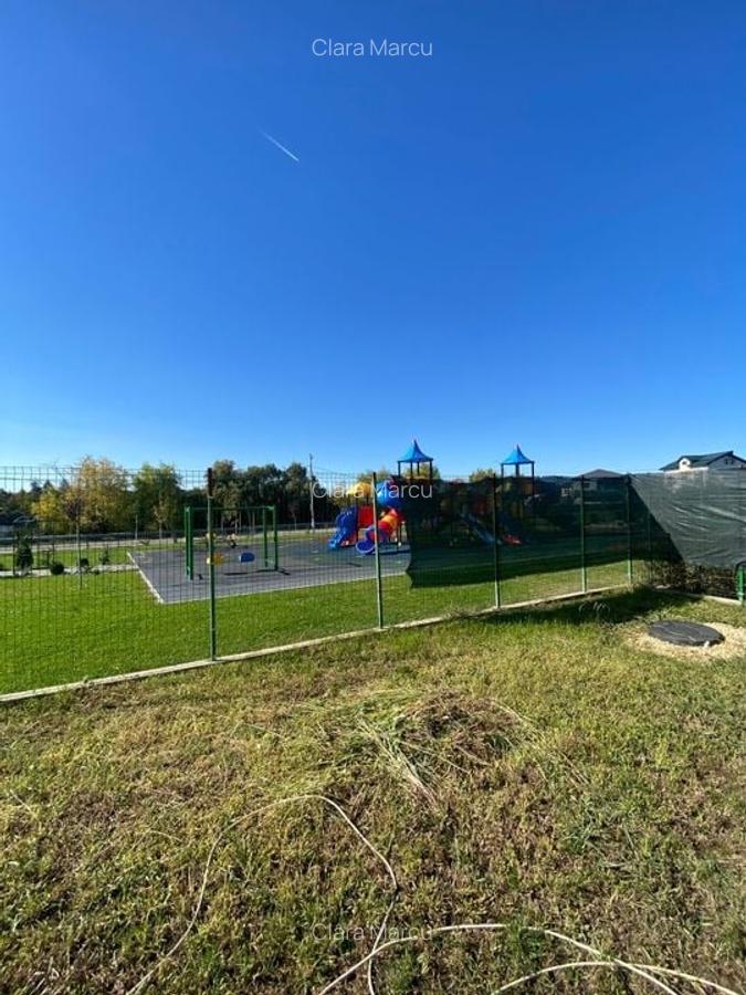 Vila superba situata langa lac si parc | Tunari - 17