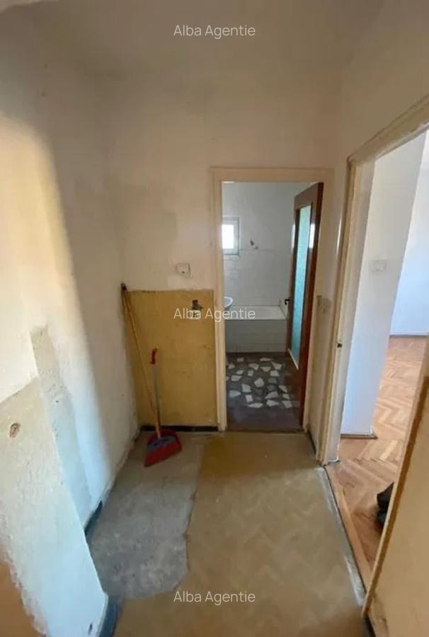 Apartament 3 camere  decomnadat , zona  Cetate - 4