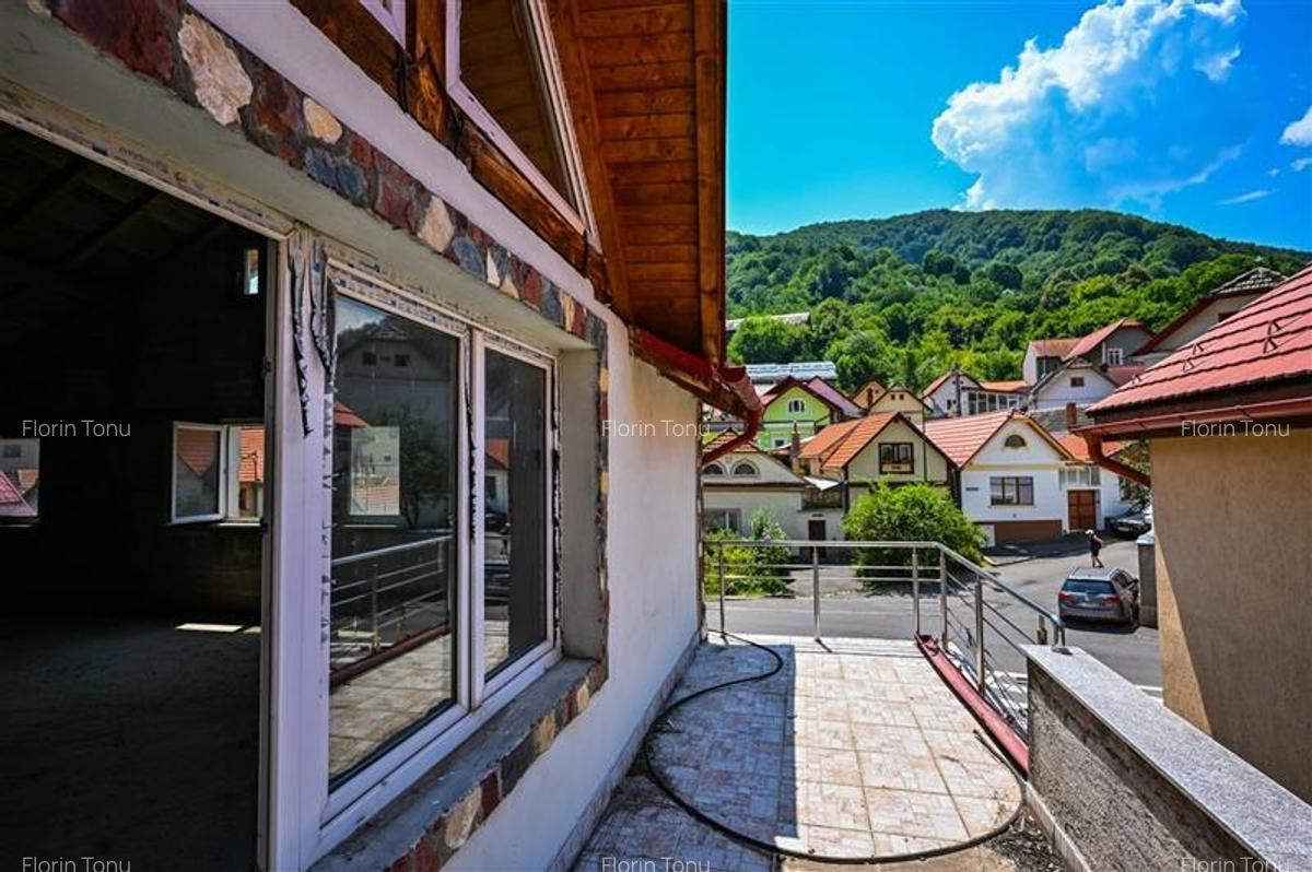 FILM! Casa singura in curte, recomandat investitional/ rezidential, Centru Istor - 6