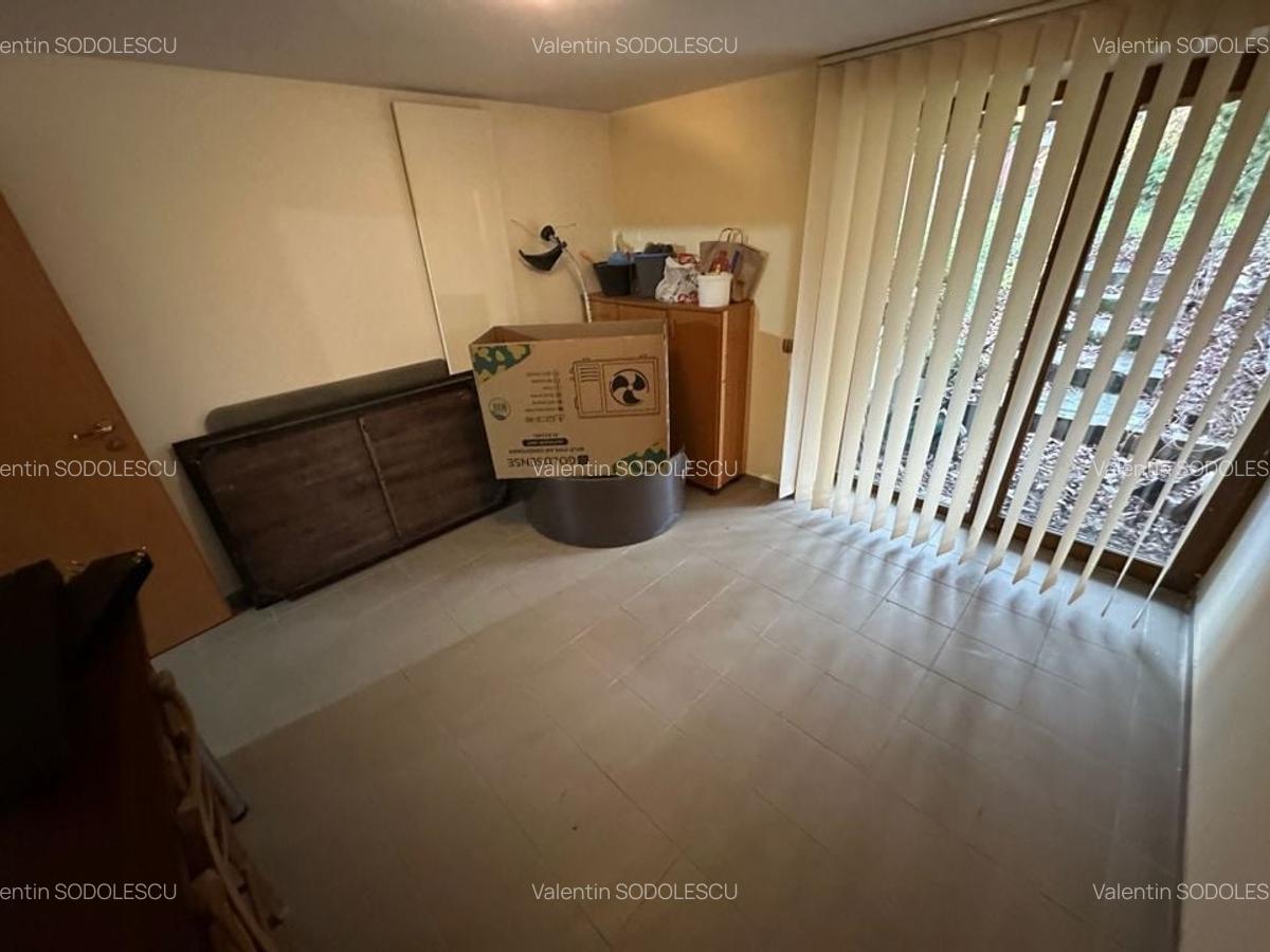 Casă / Vilă cu 6 camere în zona  Calea Aradului - 26