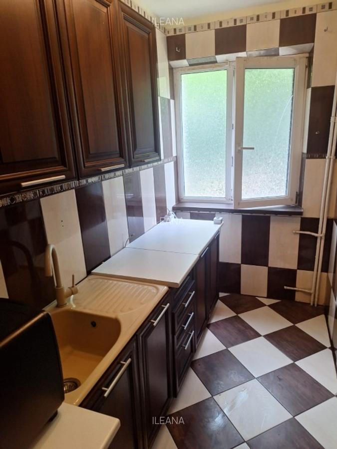 Km.4-5,școala 37 ,apartament 2 camere - 4