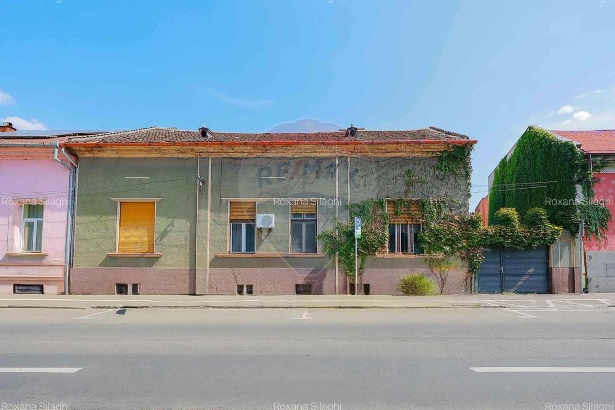 Apartament cu 4 camere de vanzare, Str. Sf. Apostol Andrei, Oradea - 1