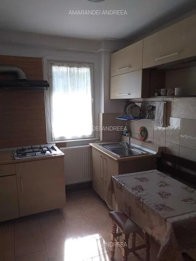Apartament cu 2 camere, etajul  3/4 zona  Podu Ros - 7