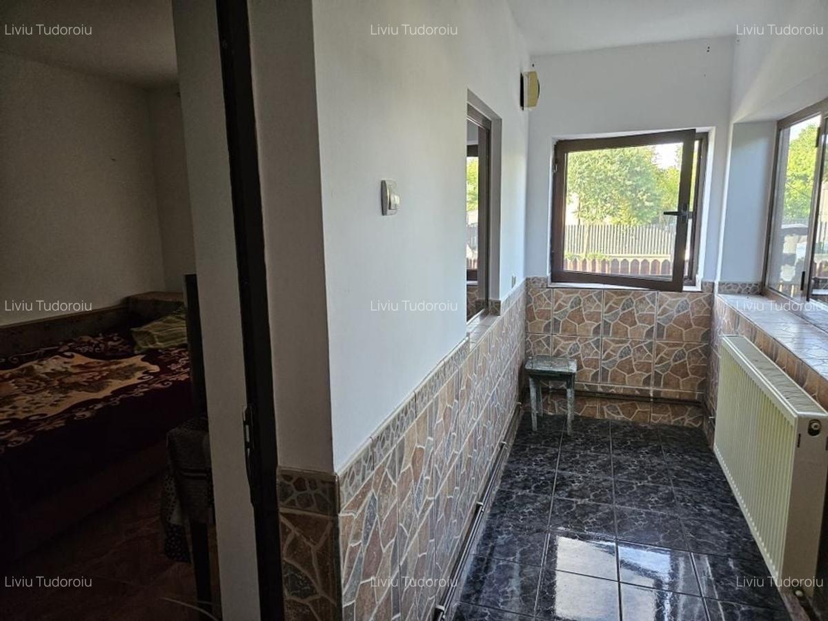 Casă de vânzare în Golești – locație excelentă lângă muzeu - 8