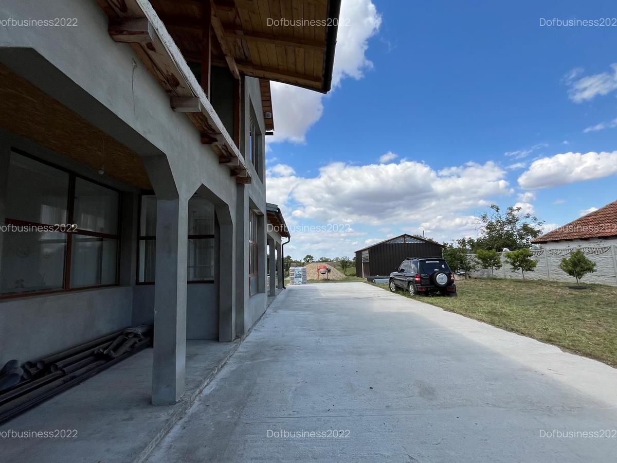 Casă cu 3 dormitoare, 600 mp utili, 2000 mp teren, Talpoș, Bihor. - 21