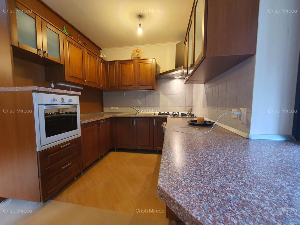 Apartament cu 3 camere decomandat, mobilat în Poiana Brașov - 9