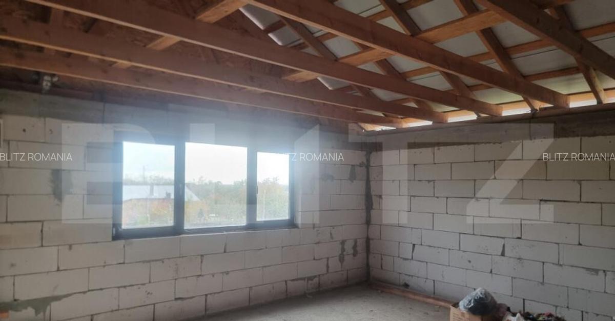 CASA LA ROSU CU TEREN - 13