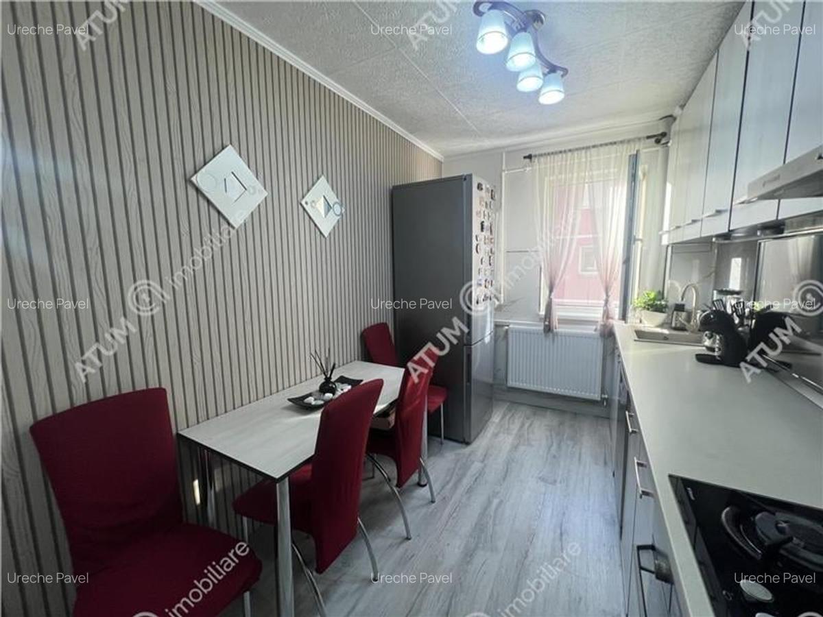 Apartament cu 3 camere decomandate si balcon etaj 2 zona Vasile Aron - 4
