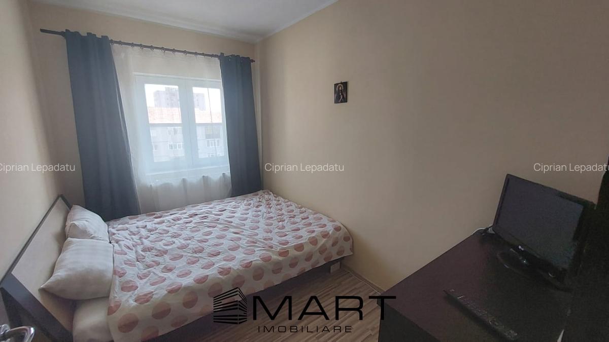 Apartament la mansarda 4 camere zona Vasile Aaron - 1