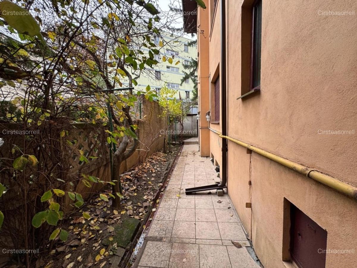 De vanzare AP 3 camere | 121 MP | Garaj | D P | Casin | Domenii - 18