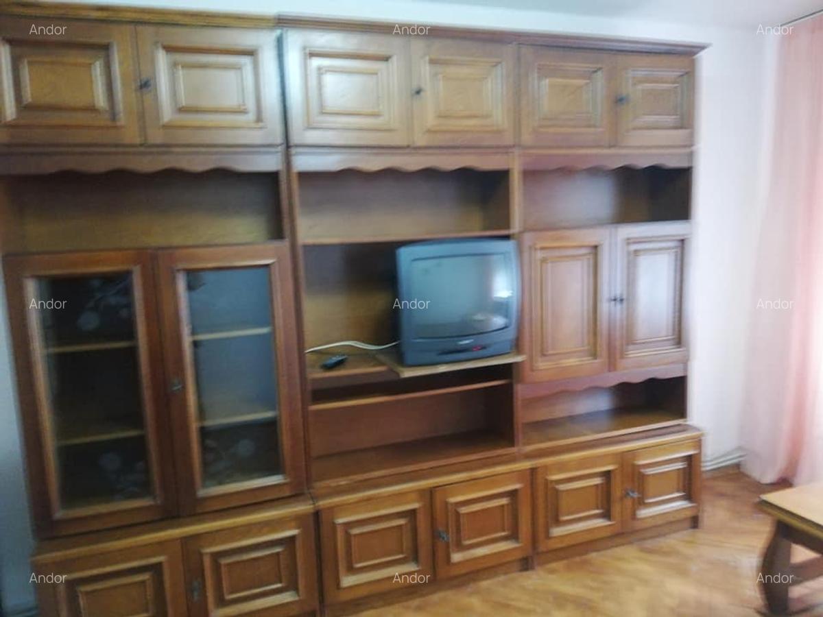 Chirie apartament 3 camere MIcro 17 - 1