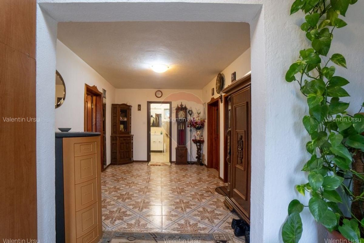Casa individuala 160 mp, 1.200 mp teren, garaj si spatiu comercial - 16 Casa individuala 160 mp, 1.200 mp teren, garaj si spatiu comercial - 16