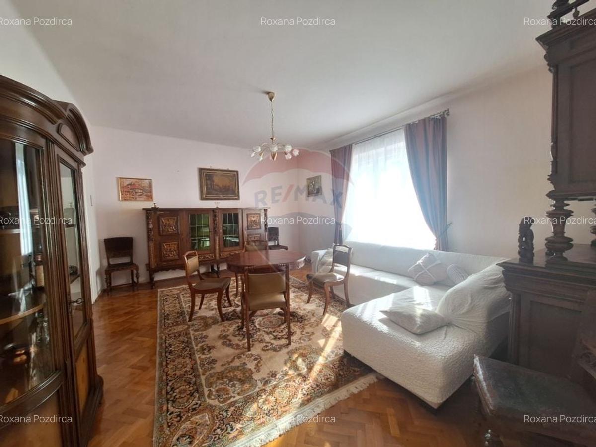 Apartament cu 4 camere de inchiriat in zona Ultracentral - 1