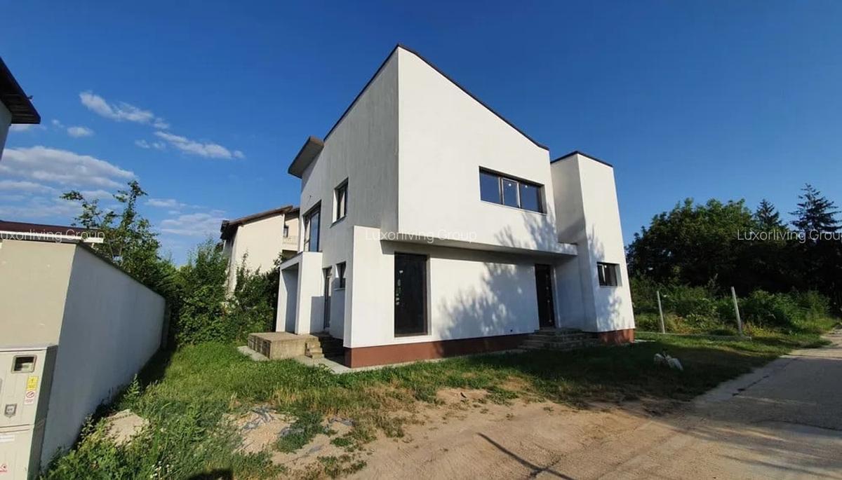 Vila spatioasa la rosu 4 camere Pipera/ pret negociabil - 5