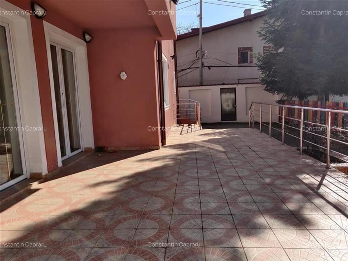 Vila de vanzare pretabila pentru rezidenta/birouri/gradinita - 7