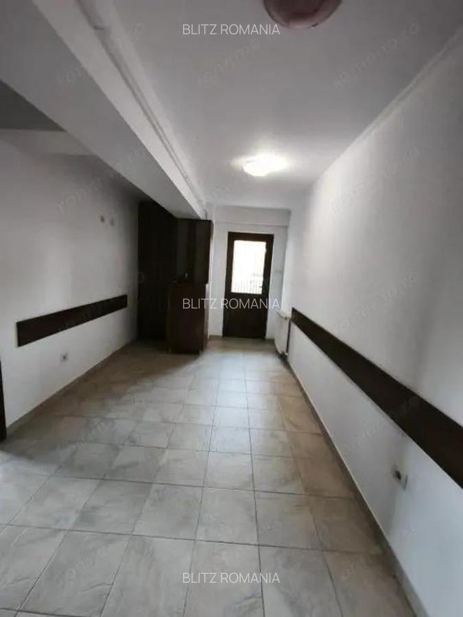 Spatiu birou, zona Stefan cel Mare, Radauti - 1