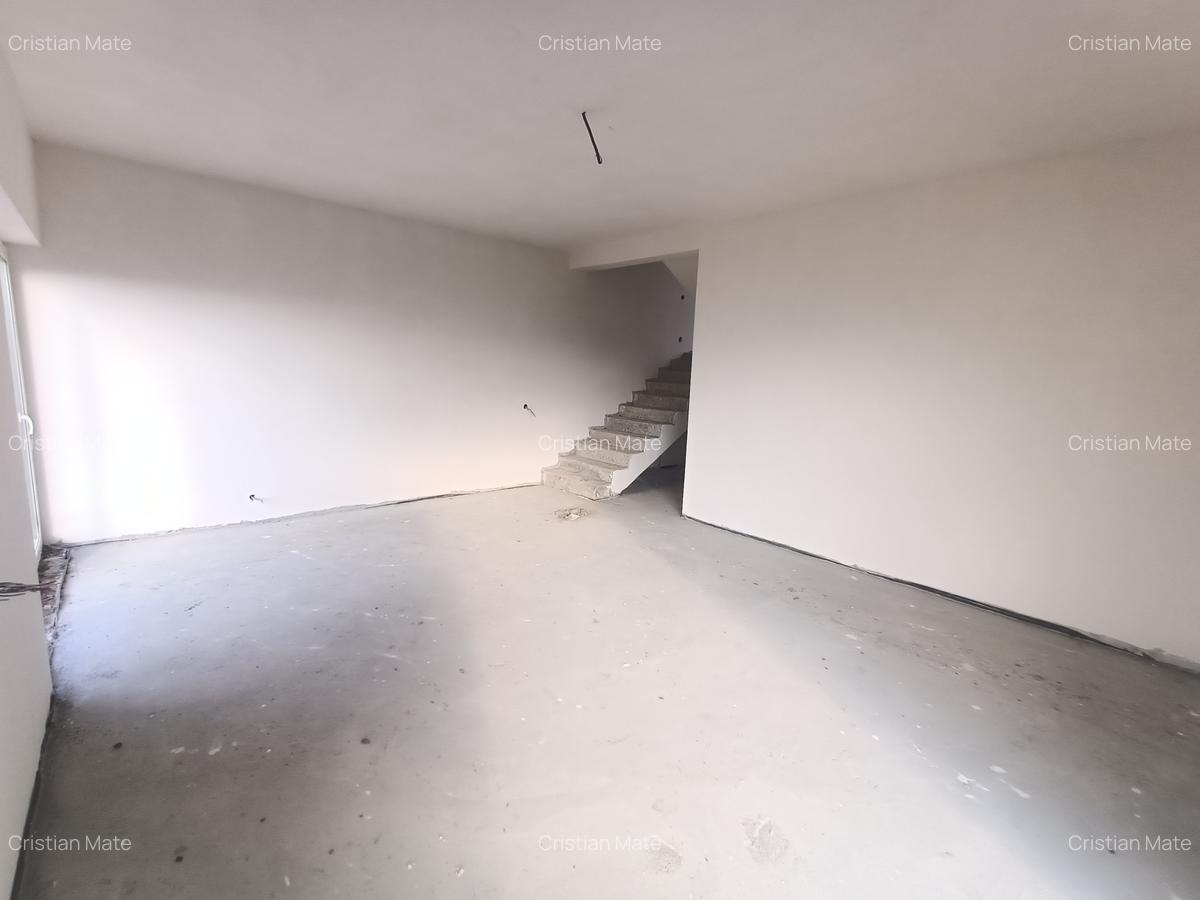 Casă cu 4 camere în Exterior Est - 4