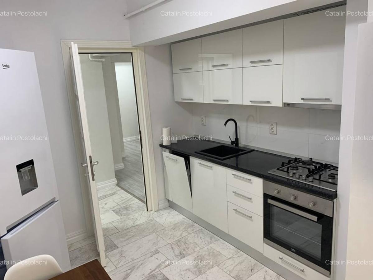 Se inchiriaza: apartament modern cu 3 camere la Royal Town, Copou - 10