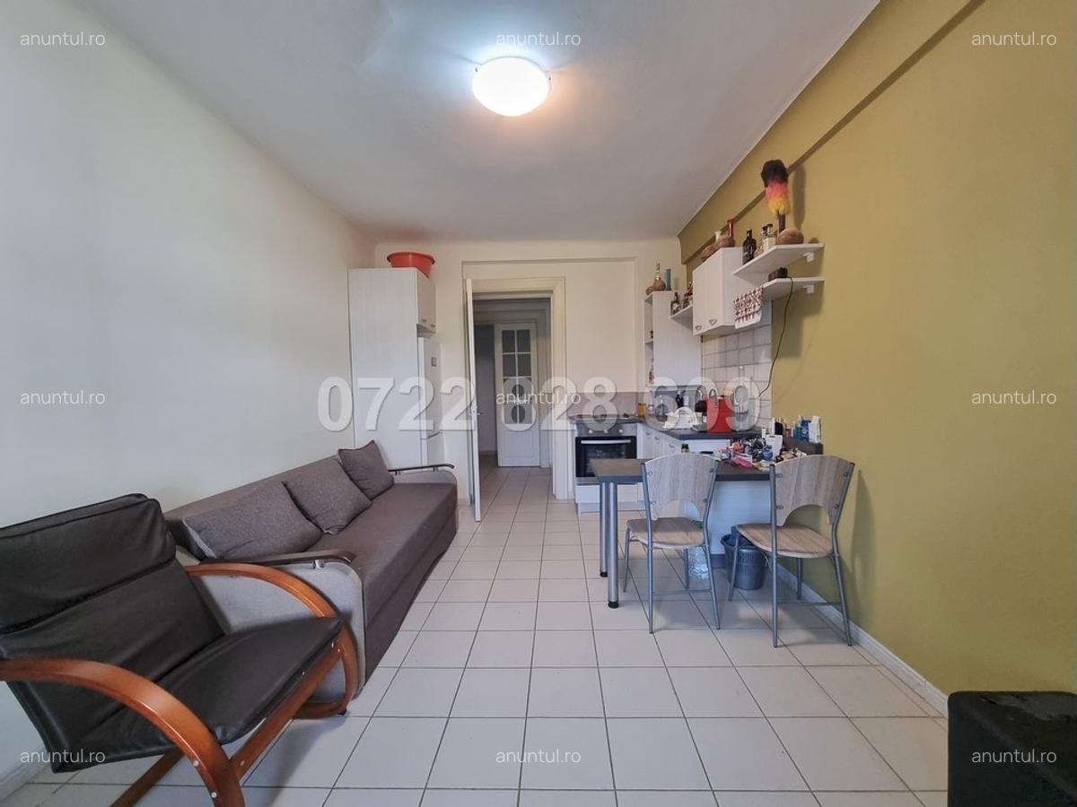 Piata Romana, langa Ambasada Angliei, 4 camere - 4