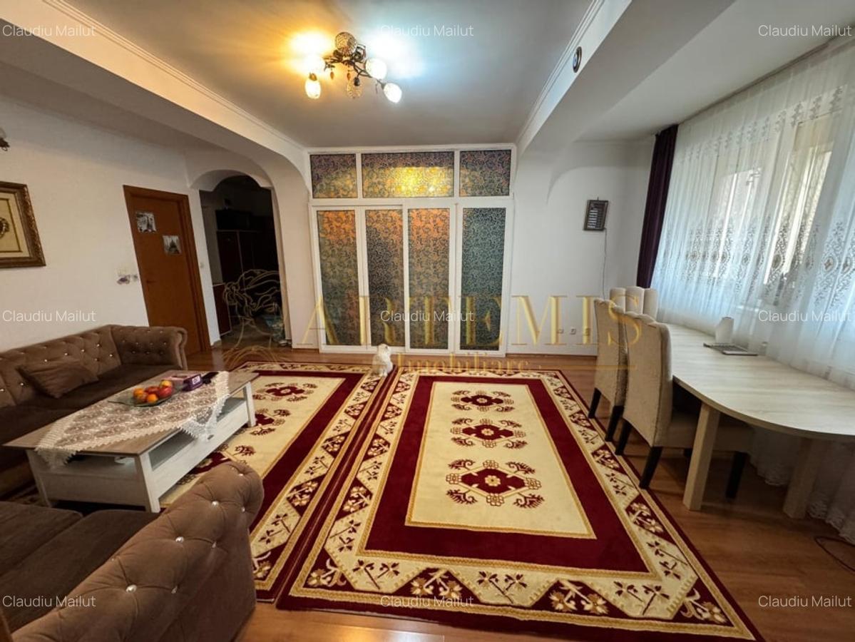 Apartament 4 camere , decomandat , zona Independentei - 2