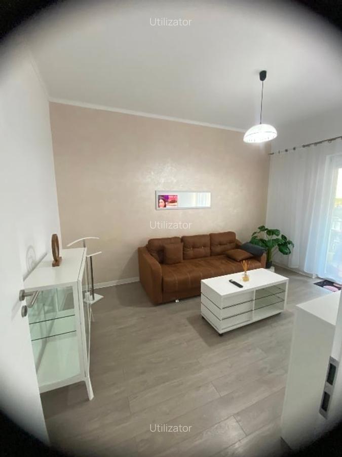 Proprietar închiriez apartament cu 2 camere decomandat etajul 1 - 5