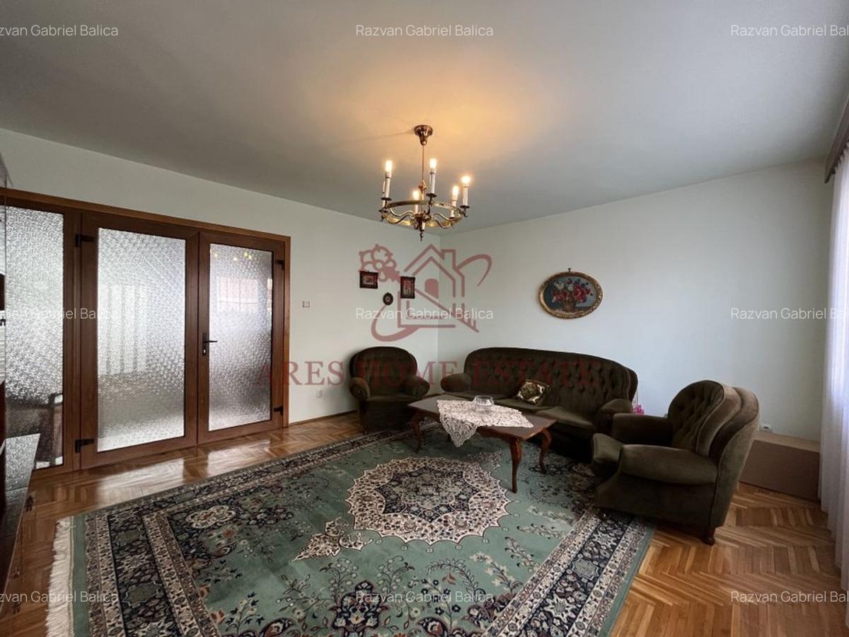 Vilă spațioasă 6 camere în centrul Lugoj – teren 471 mp, garaj - 16